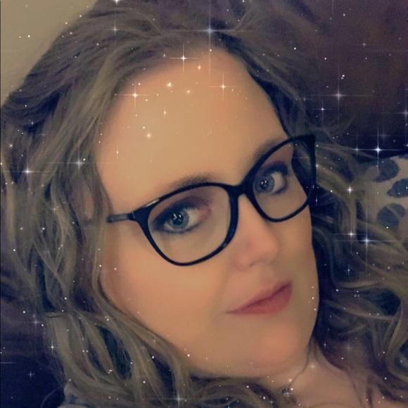 Meet your Posher, Allison - Picture 1 of 1